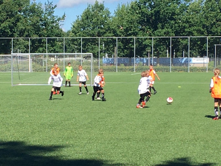 voetbal corona jeugdclub jeugdcompetitie